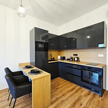 Calmora Brno S Balkonem *